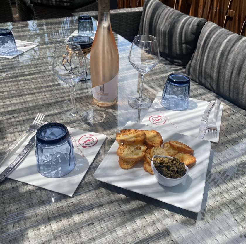 Terrasse du restaurant Au Pied dans le Plat